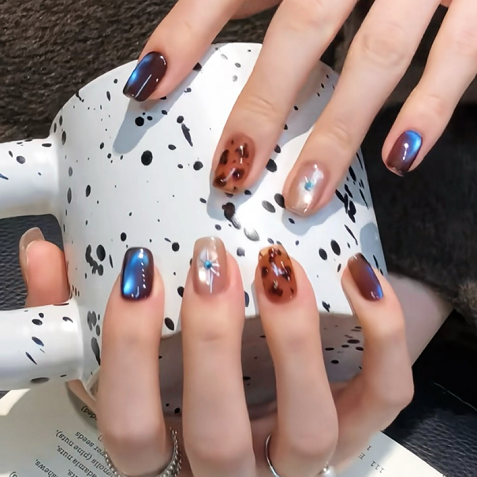 纯手工穿戴美甲短款成品秋冬琥珀豹纹显白闪钻温柔棕蓝猫眼网红款