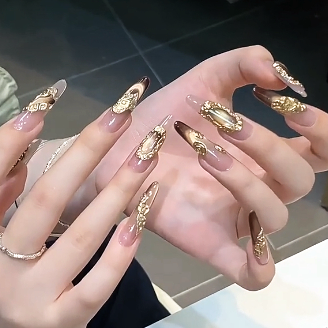 纯手工穿戴美甲高级精致轻奢长款成品显白鎏金属立体纹理棕咖猫眼