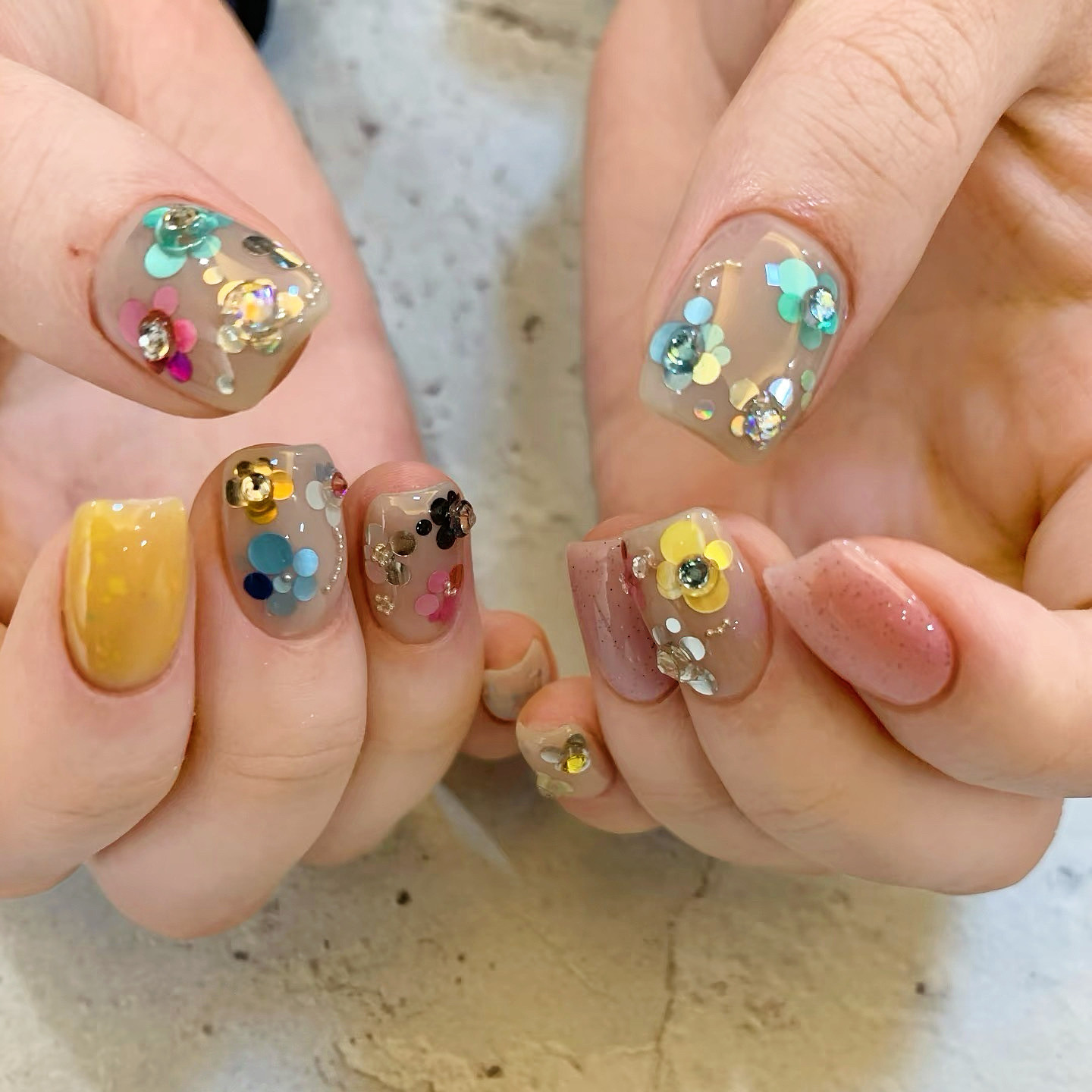 纯手工穿戴美甲成品短款显白高级温柔彩色亮片拼花闪钻复古少女夏,彩妆/香水/美妆工具,穿戴甲/甲片,淘宝优惠券,粉丝福利购,淘宝优惠卷