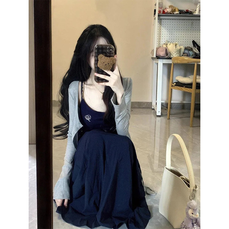 收腰显瘦藏蓝色吊带连衣裙两件套