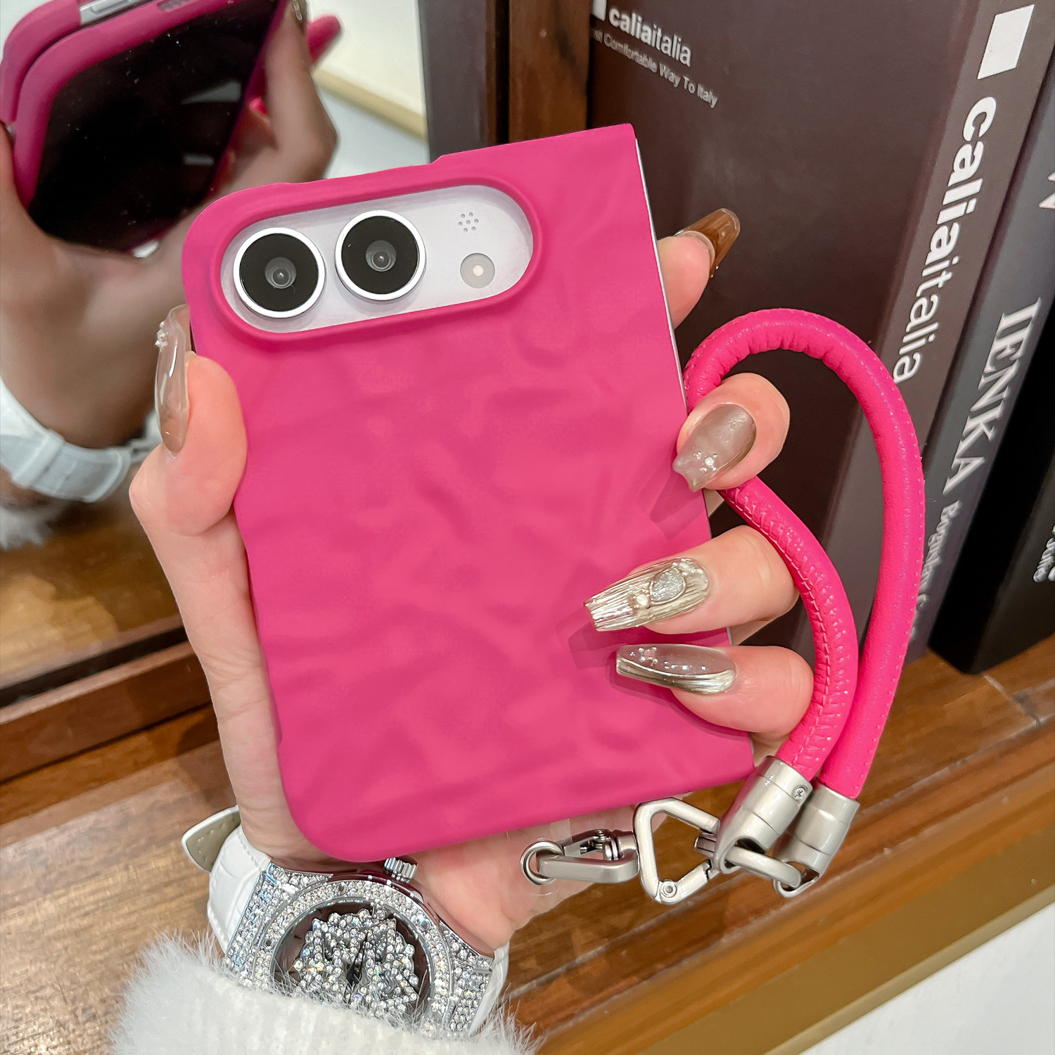 日韩简约肤感皱褶纹磨砂壳适用iPhone Duo手机壳新款苹果Duo折叠屏外壳iPhone duo防摔壳皮绳手提男女保护套