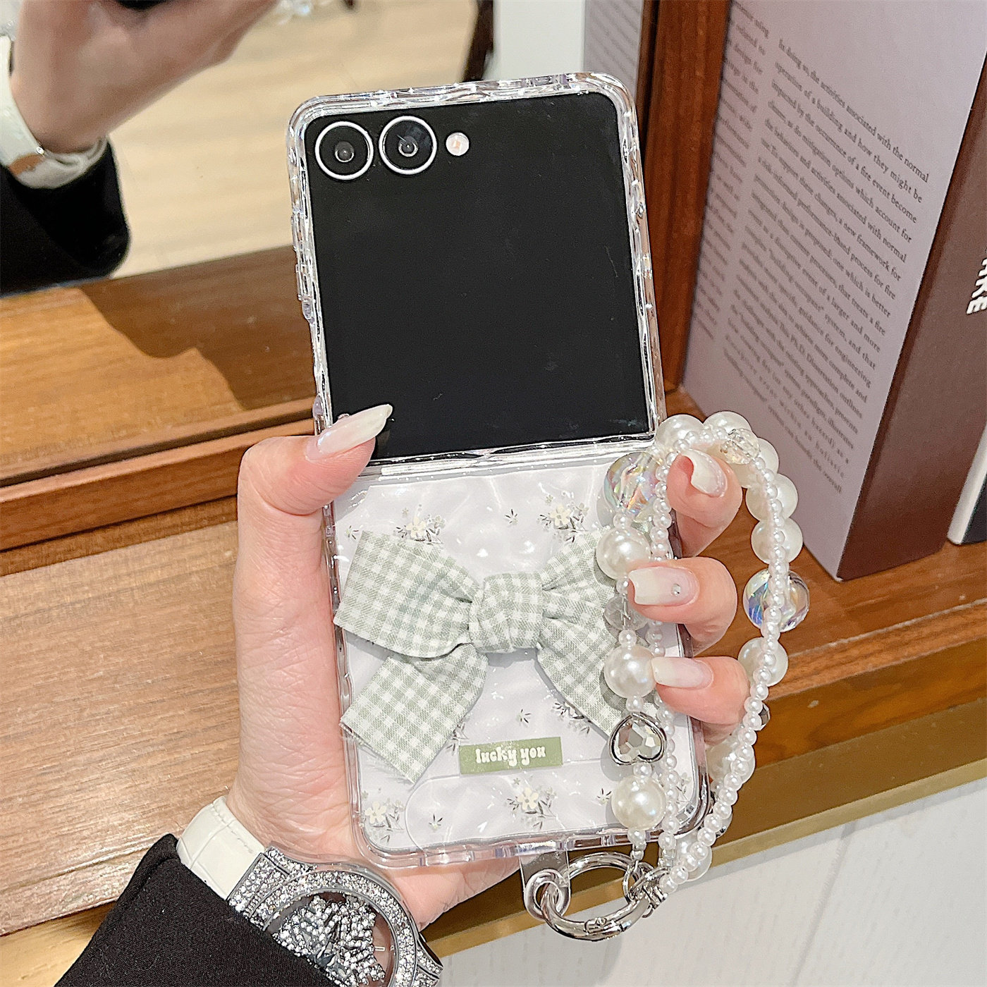适用三星Galaxy Z Flip7手机款透明水波纹小白花zflip6折叠屏Z Flip5全包防摔zflip4格子蝴蝶结手链女保护套