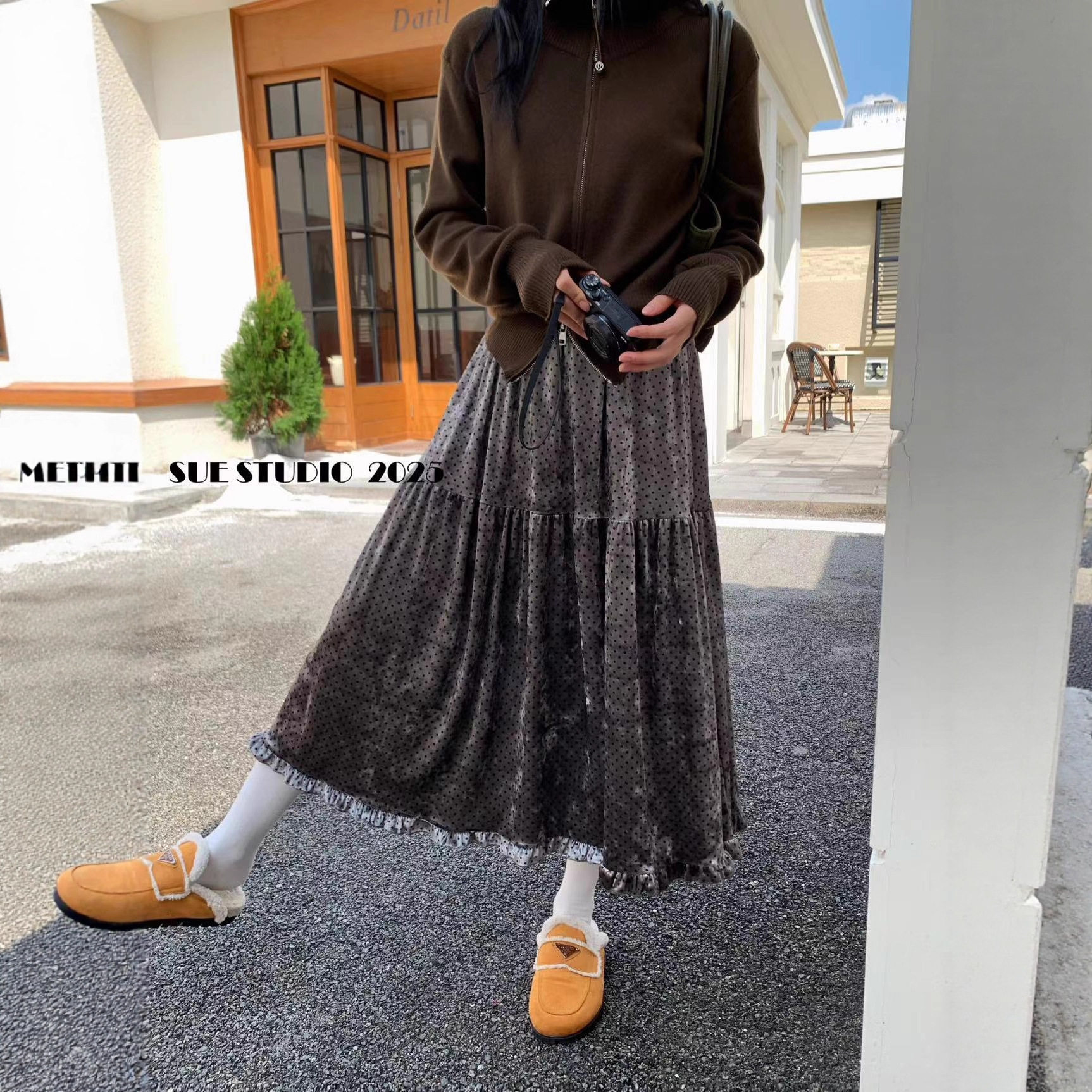 SUE法式复古波点丝绒花边裙摆半身裙秋冬新款时尚中长裙子女81052