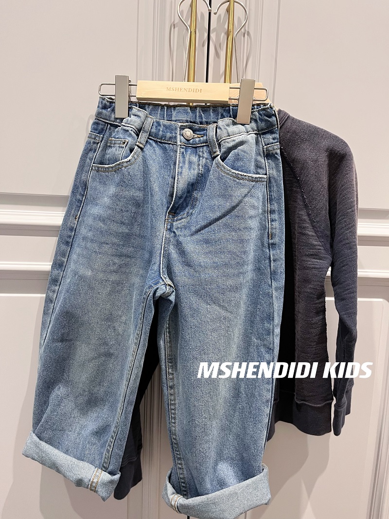 开学季好版型简约牛仔长裤秋