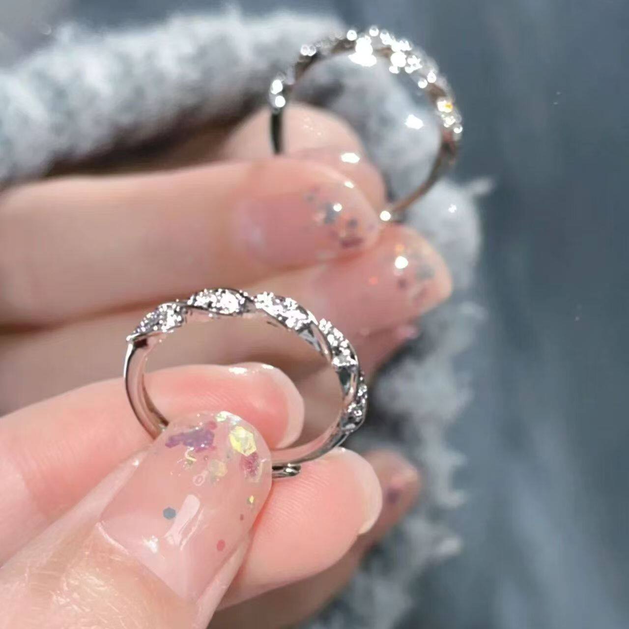 闪钻环绕戒指女ins小众高级感罕见高端轻奢学生闺蜜开口可调节潮