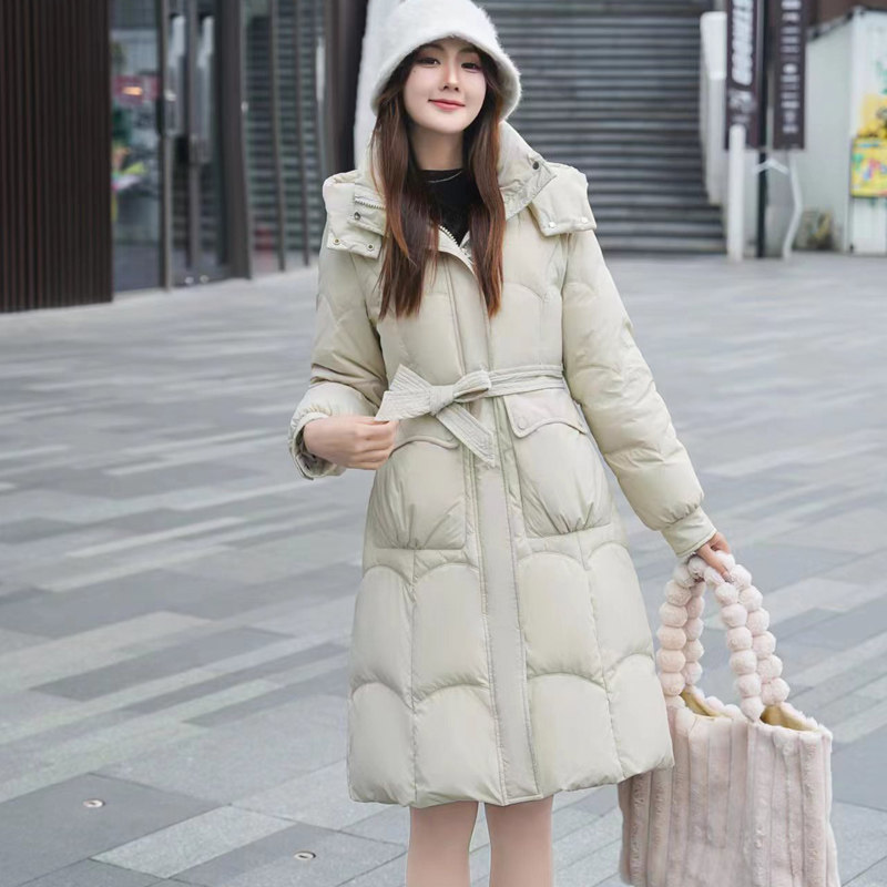 白色收腰显瘦羽绒服女小个子冬季新款中长款过膝系腰带加厚外套