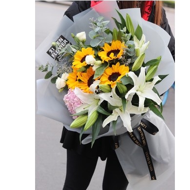 高县文江镇恒远兴城筠连县筠州中路筠州北路鲜花店蛋糕店速递玫瑰