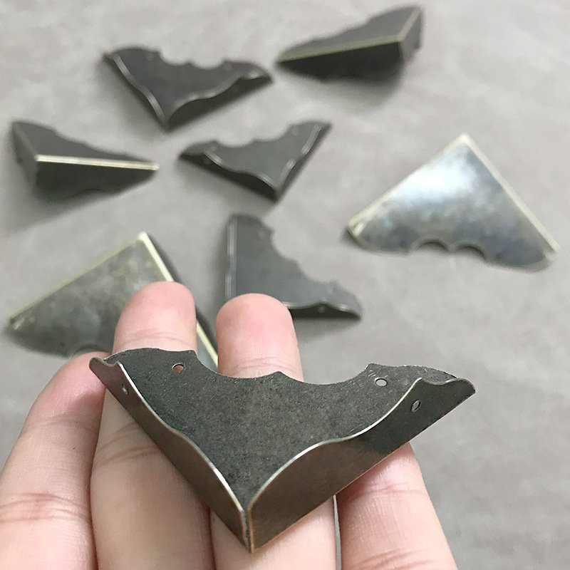 仿古铁皮包角家具角木箱护角保护角青古铜包角 装饰配件铁包V-37图片