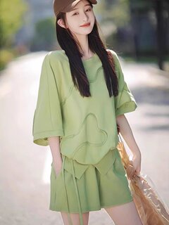 牛油果绿套装不规则短款圆领卫衣女夏休闲宽松小众高腰短裤两件套