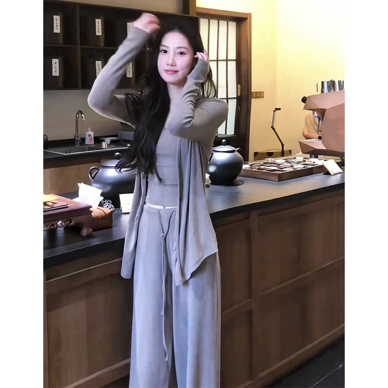 巨好看的灰色开衫吊带阔腿裤子