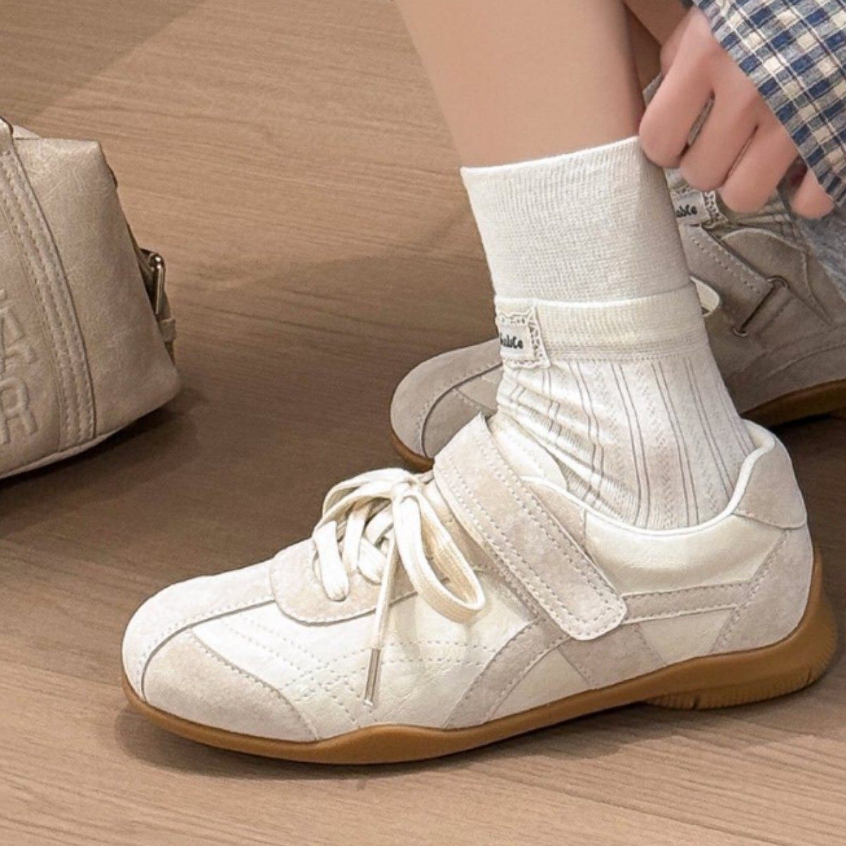 欧洲站2026春季新款时尚厚底舒适轻便德训鞋女百搭运动板鞋小白鞋,女鞋,德训鞋,淘宝优惠券,粉丝福利购,淘宝优惠卷