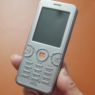 索尼爱立信 W610 实拍图 经典音乐机 工程机 成色好 功能正常