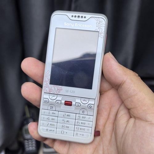 索尼爱立信 G702 未上市工程机 成色好 功能好