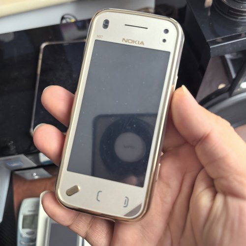 诺基亚 N97mini 黄金版 库存未用 金属侧翻全键盘