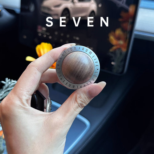 孤独星球车载香薰汽车出风口装饰车香氛车载高级感香薰车内摆件