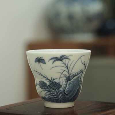 传老景德镇谷雨山房新品青花手绘石菊草虫五柳折腰杯没空系列