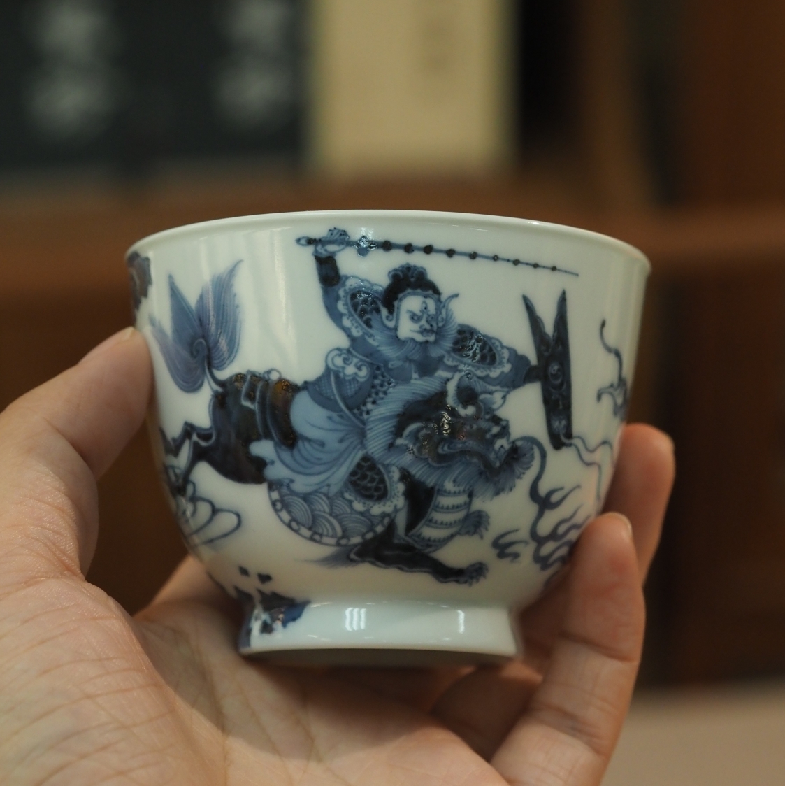 传老景德镇谷雨山房心斋新品鸿之老师手绘封神闻仲墨麒麟从流杯