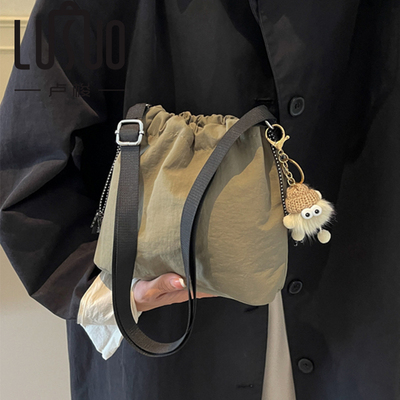 百搭高颜值轻便斜挎包日常通勤