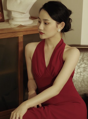 喵吉 复古V领挂脖无袖收腰露肩礼服裙港风气质红色连衣裙长裙女夏