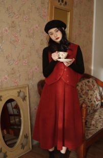 喵吉 复古无袖V领短款呢子马夹背心红色毛呢马甲开衫外套女秋冬厚