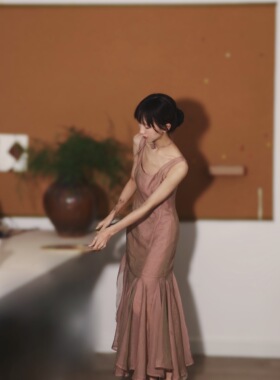 喵吉法式复古无袖方领收腰礼服裙小个子长款背心连衣裙鱼尾裙女夏