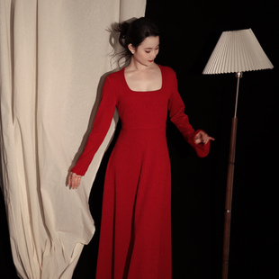 喵吉复古法式方领长袖气质针织裙小个子长款红色打底连衣裙女秋冬