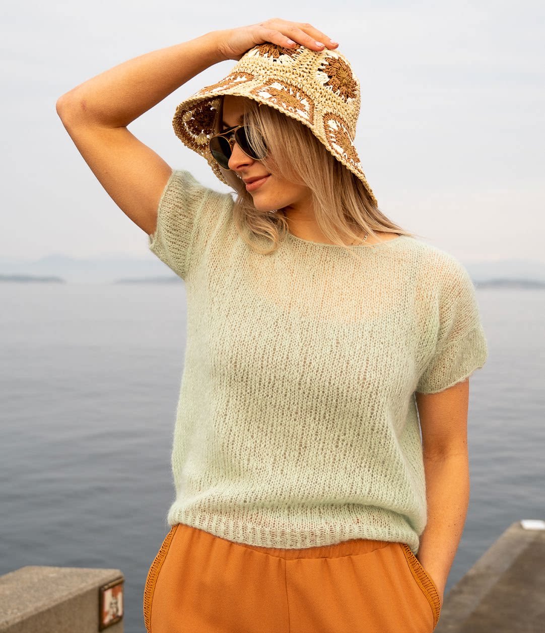 毛茸茸t恤 女士夏季短袖毛线上衣 棒针文字编织说明 非成品