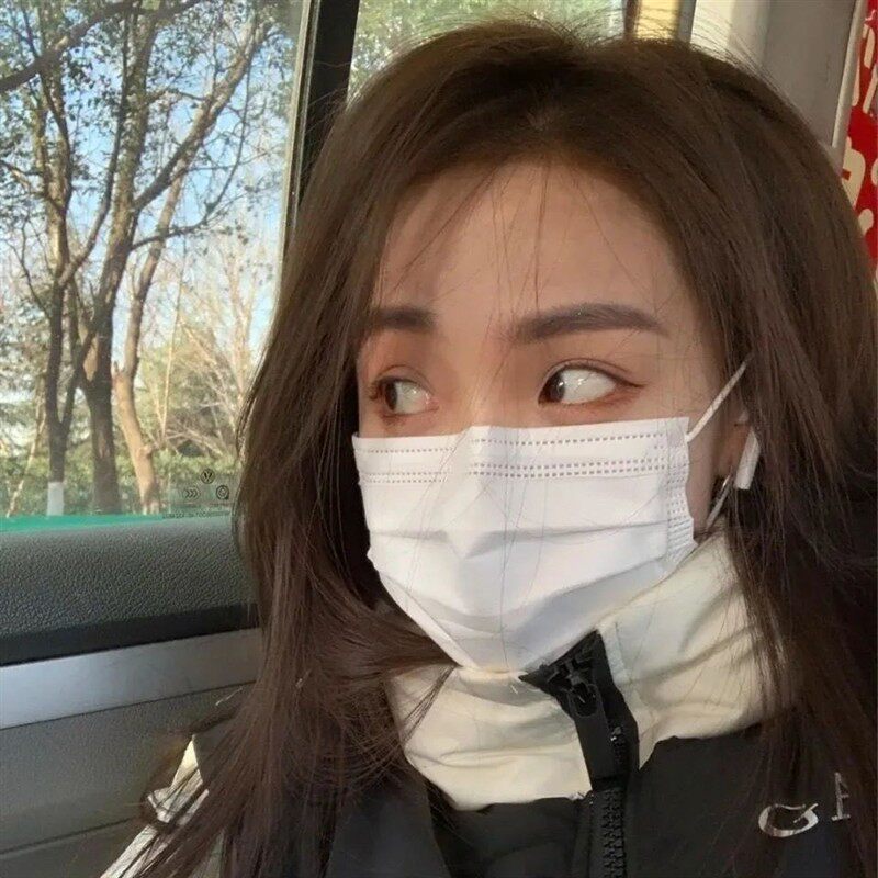 医用级一次性白色口罩透气学生成人高颜值美女显脸小防雾霾时尚款