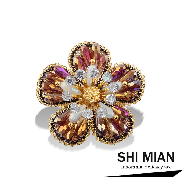 美拉德配色精致水晶花朵胸针女高档小众设计外套毛衣胸花别针配饰,饰品/流行首饰/时尚饰品新,胸针,淘宝优惠券,粉丝福利购,淘宝优惠卷