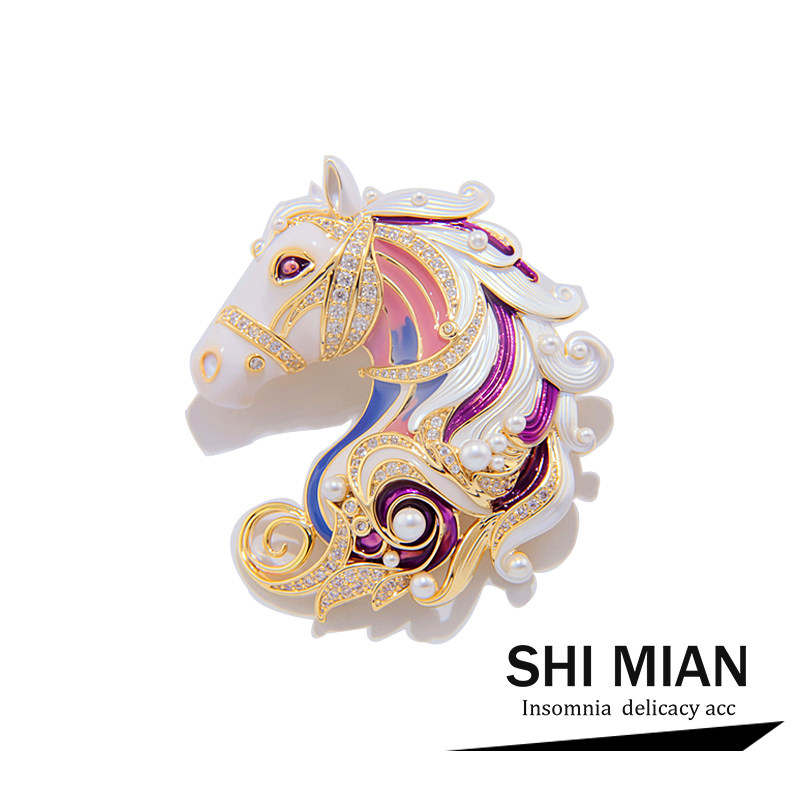 2025新款珐琅彩珍珠金马胸针