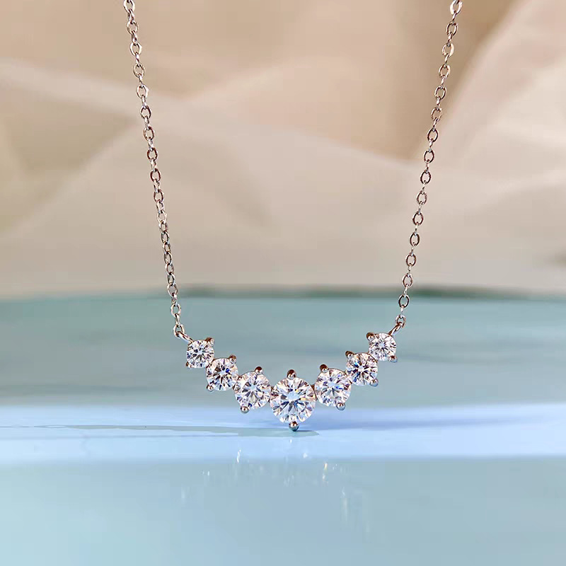 新款微笑项链女闪亮仿莫桑石锆石吊坠颈链时尚轻奢感气质饰品