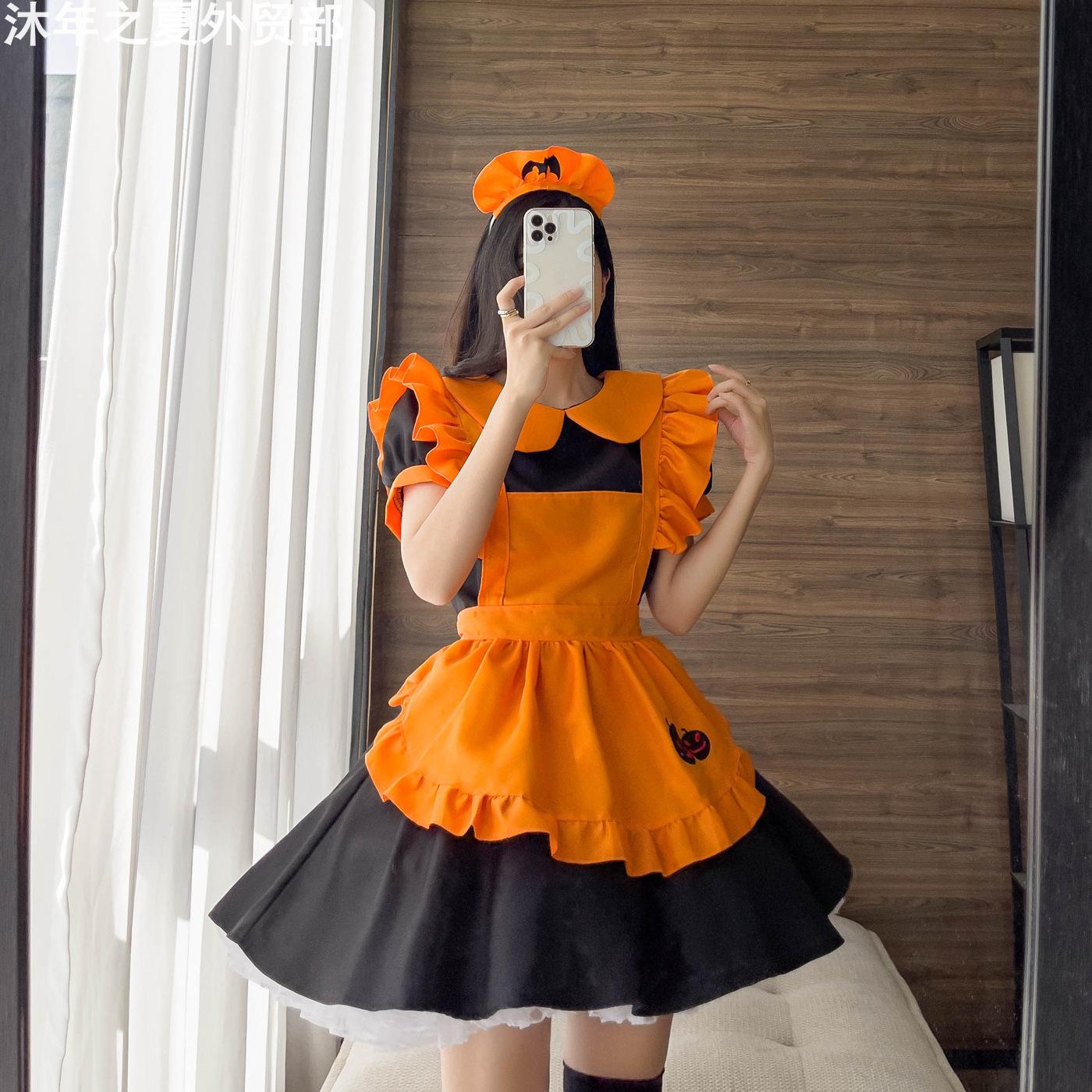 Halloweenpumpkinmaidcostume