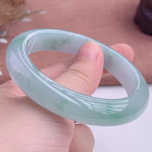 周大f福白底青飘花翡翠手镯糯冰种浅绿油青飘花镯子女阳绿玉手镯
