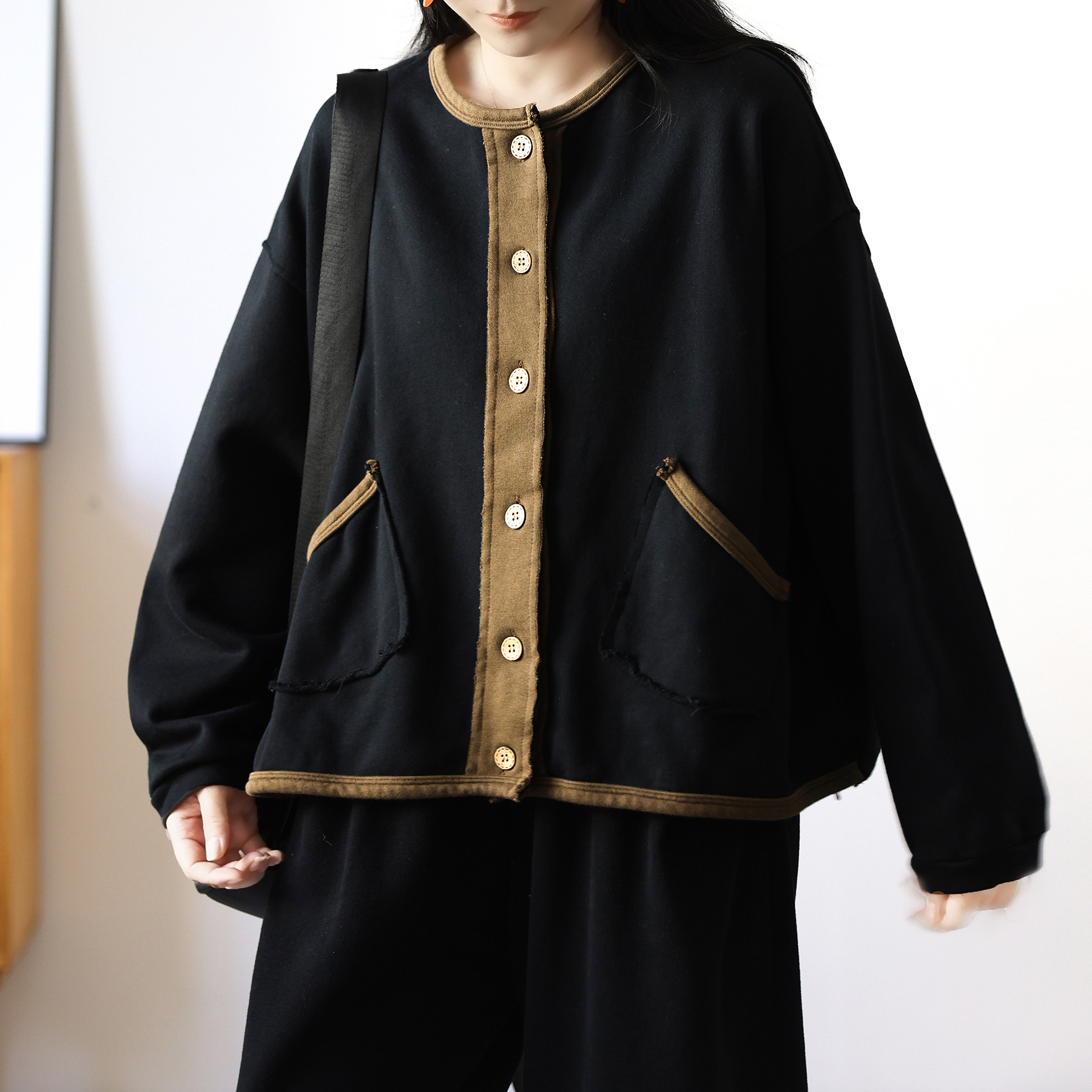 秋冬全棉木扣拼色卫衣宽松款