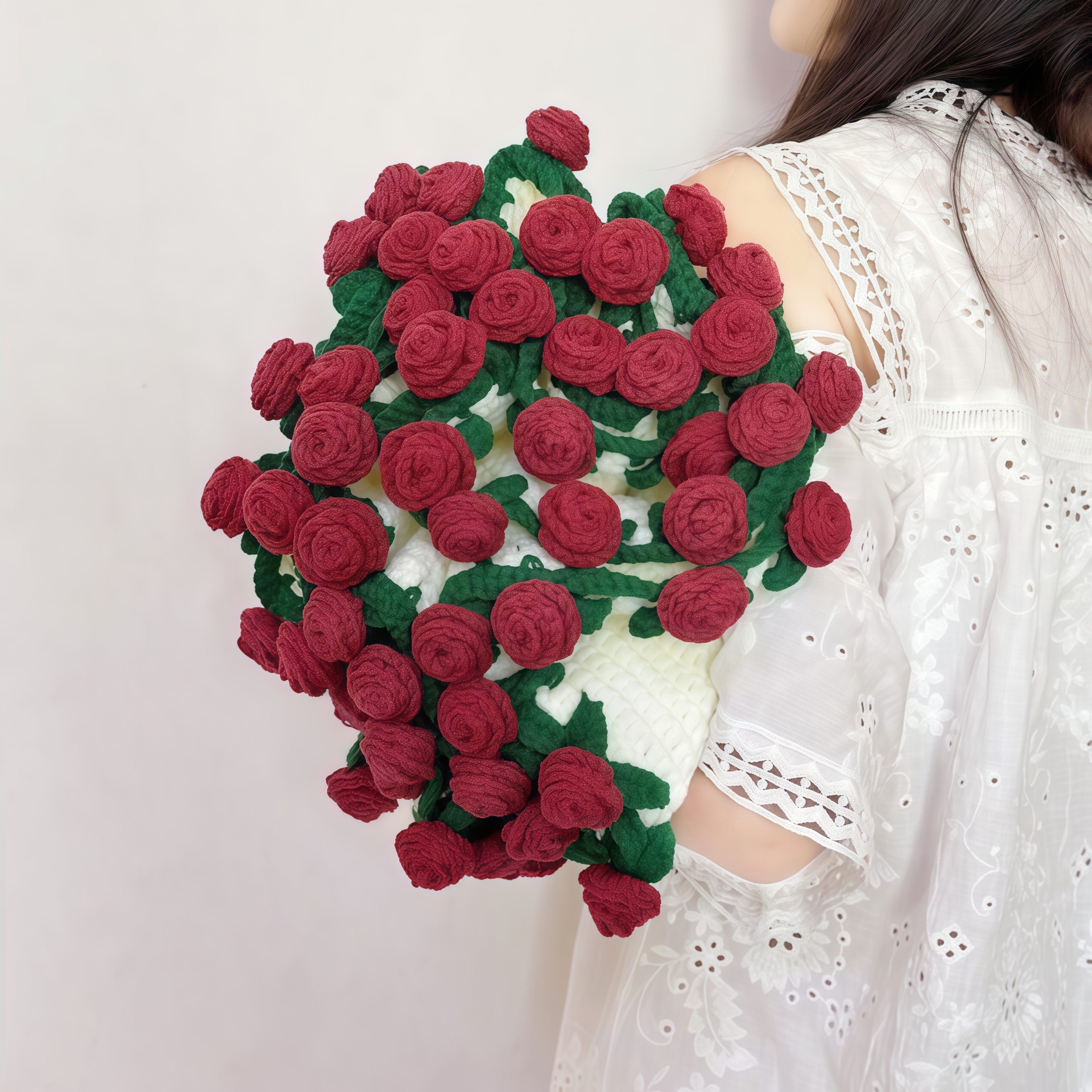 手工毛线礼物玫瑰花束铃兰送朋友