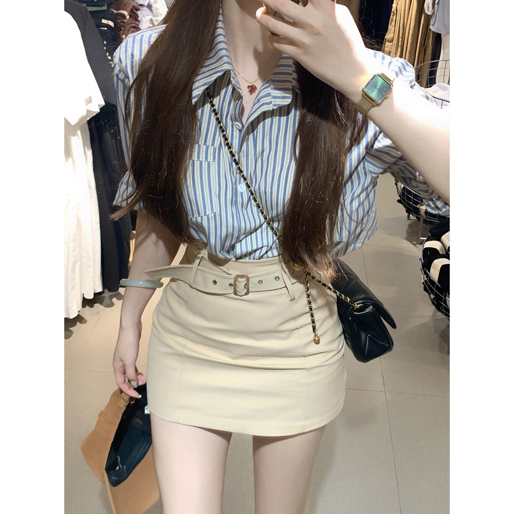 独特漂亮初春套装2025新款蓝色条纹通勤衬衫显瘦御姐风短裙两件套