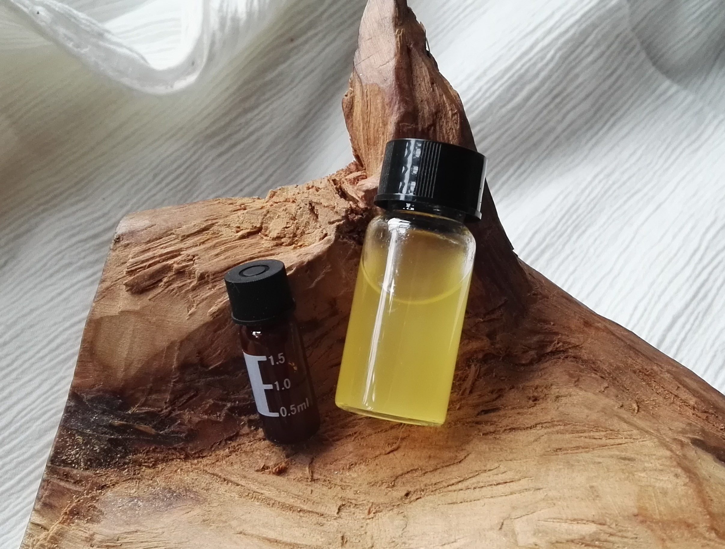 印度迈索尔老山檀香纯精油 1ML 无稀释无添加 蒸馏法 赠原料小样