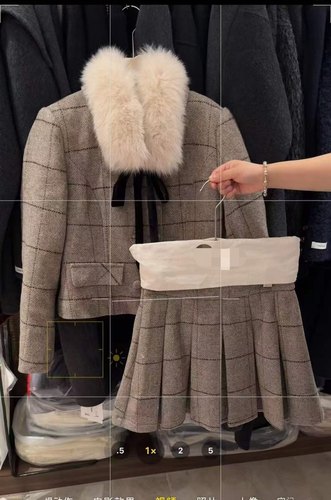 柏多伊俪7268狐狸毛领羽绒套装