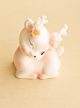 创意个性陶瓷小鹿桌面摆件女士可爱动物造型客厅玄关家居装饰品