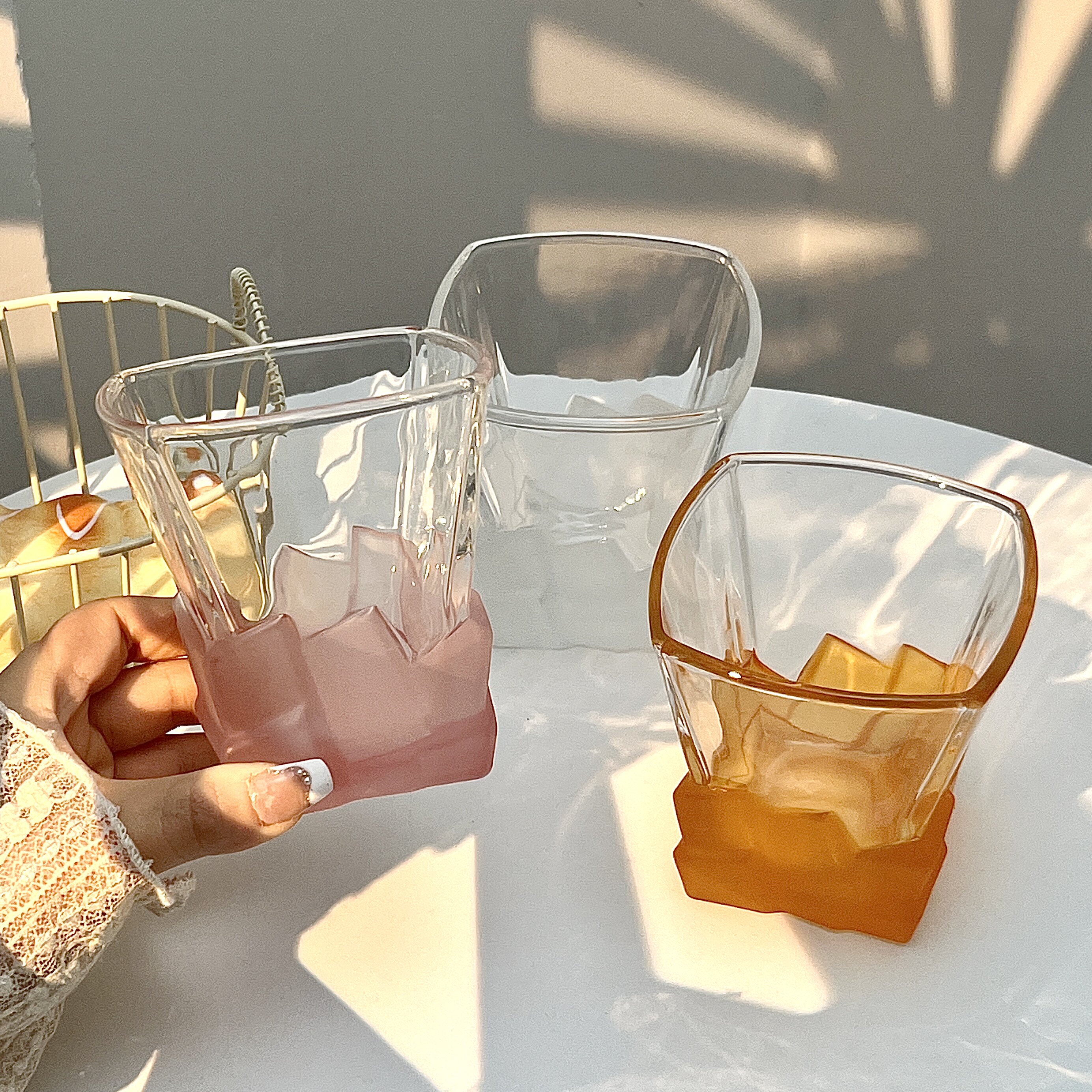 小众喝水杯磨砂质感冰块杯限定酒杯轻奢高级玻璃杯创意威士忌酒杯