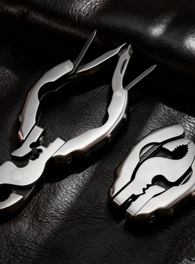 多功能旅行小工具组合EDC折叠钳螺丝刀随身啤酒开瓶器便携式户外