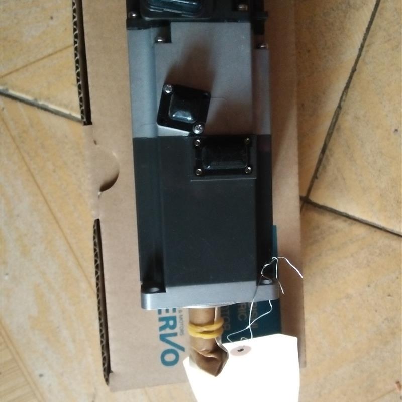 伺服电机HF-KN43B    质保一年