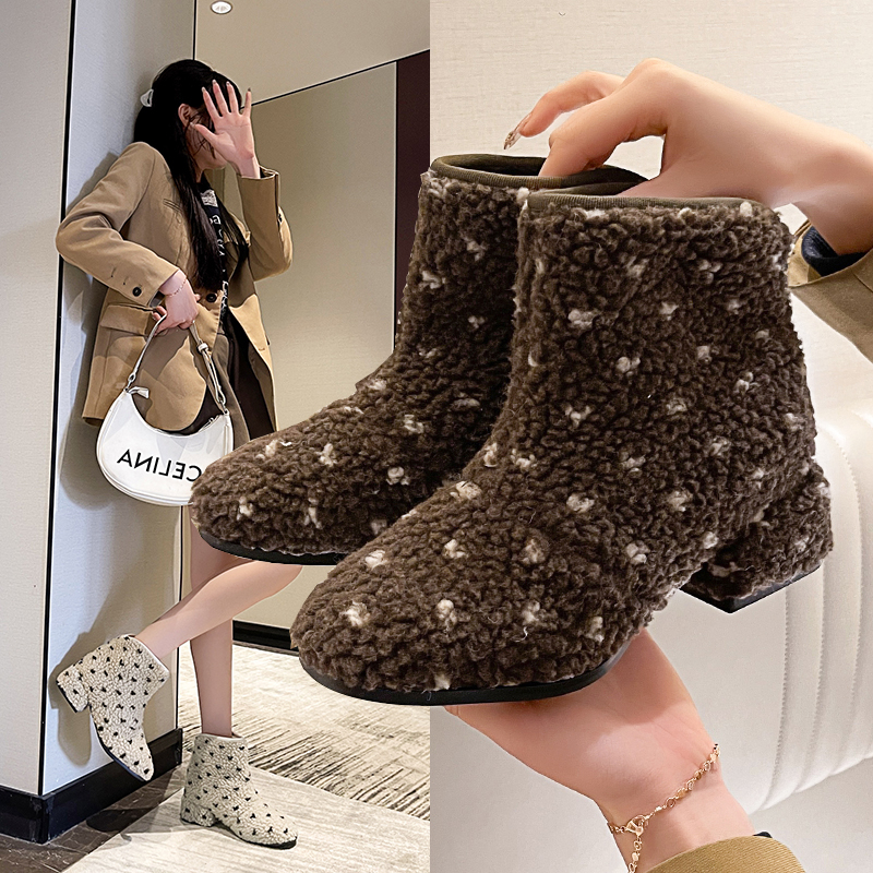秋冬新品时尚大码女靴40-43码粗跟短靴绒里41 42百搭瘦瘦靴弹力靴