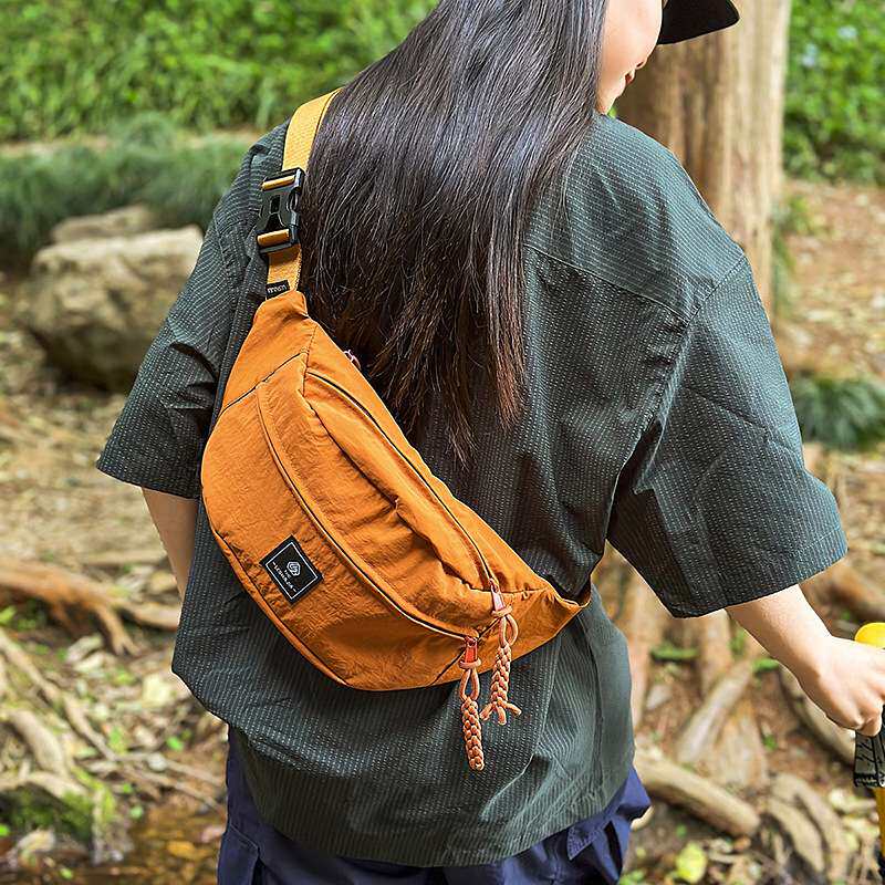 潮牌胸包男女通用手机斜跨包|