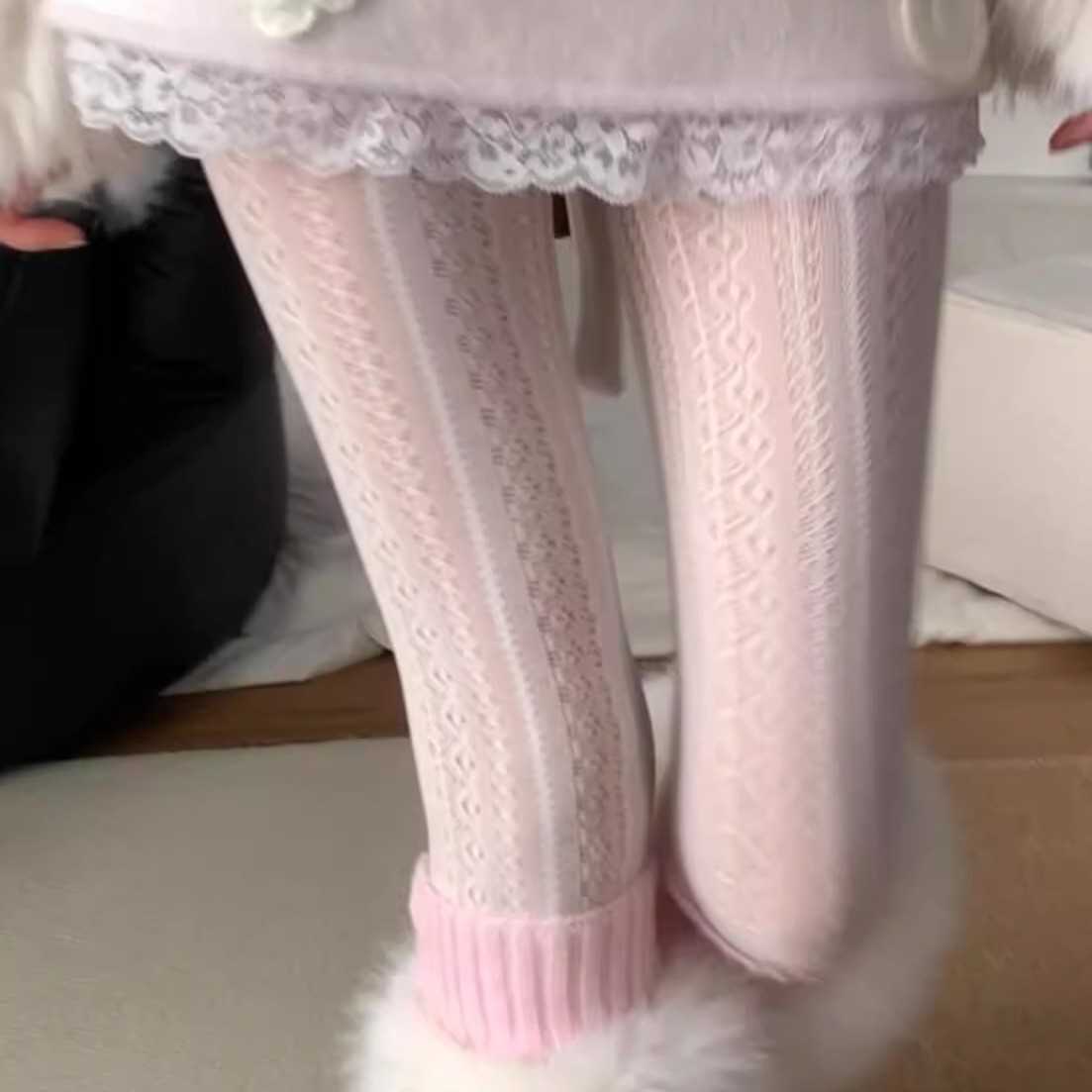 复古钩花蕾丝连裤袜女显瘦外穿