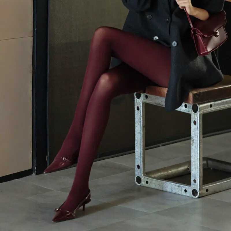 小众设计安可拉红哑光微透连裤袜
