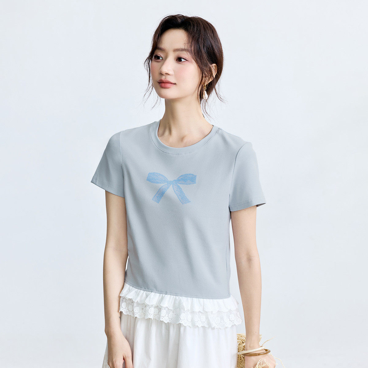 【断码清仓】茵曼蕾丝拼接短袖T恤女夏季蝴蝶结印花百搭舒适显瘦