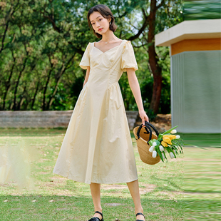 【一秒入夏】茵夏季法式泡泡袖连衣裙时尚气质休闲百搭方领连衣裙