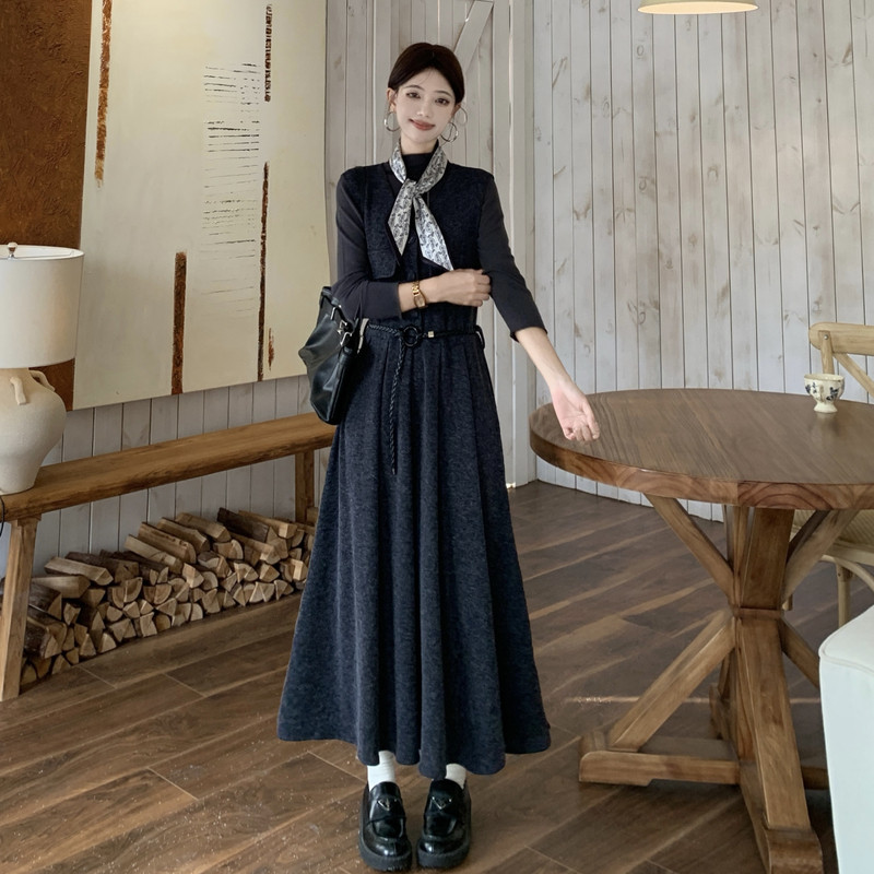 咖色古风套装裙女秋季2025年新款打底衣背心裙大码两件套