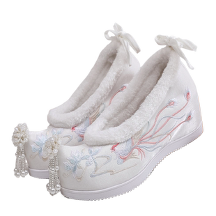 冬天女鞋加绒内增高七厘米刺绣复古汉服鞋翘头弓绣花